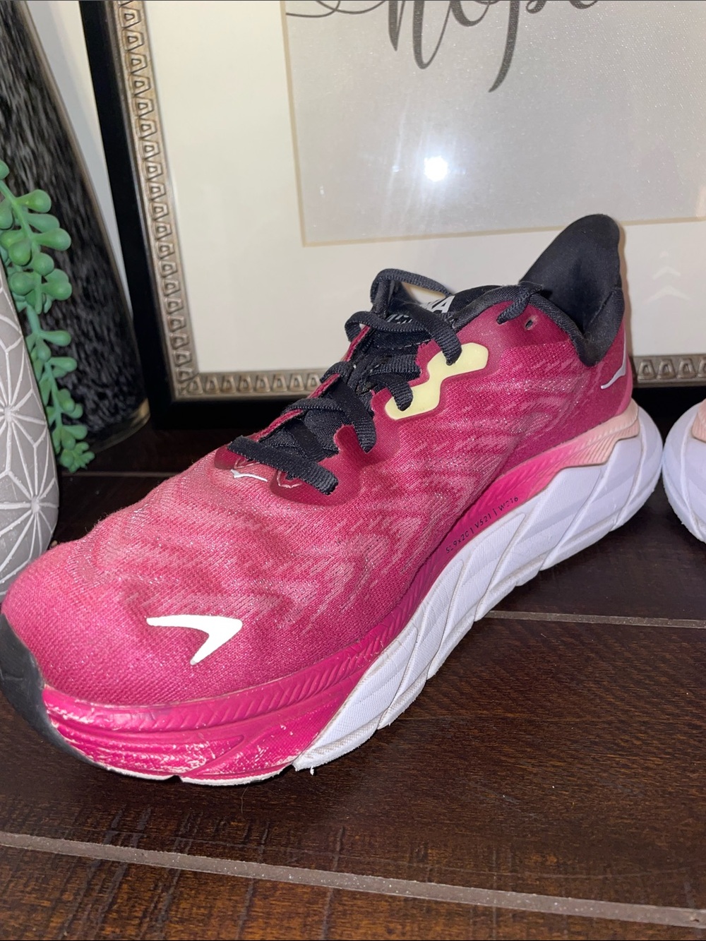 Hoka Arahi 6 Pink Athletic Running Shoes Sneakers Size 8B Festival Fuchsia - Picture 9 of 16